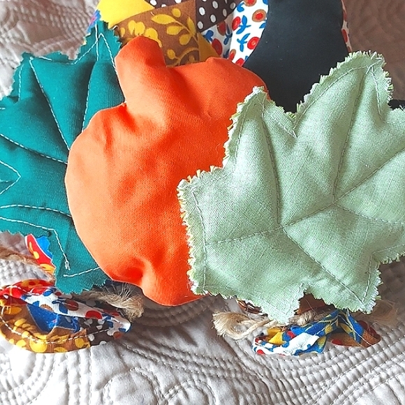 PLUSH SCARECROW DECOR - Picture 6 of 8